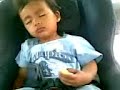 ayern makan sambil tido...