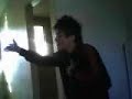 fable bailando con una escoba