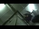 premi�re d'un triptyque exploratoire de la place de arts.

nancy et nathani�l explorent les escaliers en d�construisant la perspective du mouvement et l'architecture du l'espace dans des enchainements pr�sent�es en boucles.

l'installation compl�te pr�sente 3 projections vid�o en parall�le sur 3 murs d'un petit espace o� r�sonne �galement le son de chacune des 3 structures. les deux autres vid�ochor�graphies se rapportent aux ascenseurs (erika morin) et aux toilettes (sophie dal�s) de la place des arts.

interpr�te:
nancy rivest

chor�graphes:
nancy rivest
nathani�l siri

vid�ochor�graphe:
nathani�l siri

assistants � la production:
carl leclair
marilyne ricard

� 2007
watch in high quality!