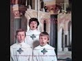 1 - 'Verbum caro factum est', Hans Leo Hassler 2 - 'Lobt Gott, ihr Christen allzugleich, Bach/Reger The Linburger Boys Choir was founded in 1967 by Bishop Dr. Wilhelm Kempf and is now one of the most known Boys-Choirs of Germany. The focus of the choir is to sing at the mass of the Cathedral of LImburg and other churches. The choir went also on concert tours in Germany and England, Ireland, France, Italy, Finnland, Poland, Canada, Russia, Israel, South Africa and the USA. The choir boys reheare five every day, in smaler grups and with the complete choir. 30 of the Boys life in a Boarding School, 120 come from Limburg and the surrounding. This choir was trained and conducted by a former chorister of the Regensburger Domspatzen for 12 years. The soloists on this recording reflect his heritage.
