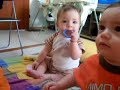 los trillis en su colchon de juego  ciro mucha fuerza! 