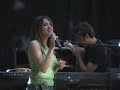 Hoda chante You and Your hand. Hoda chante You and Your hand.