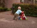Armin met looprek