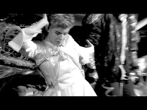 Musikvideo – Robyn feat. Röyksopp – Say it