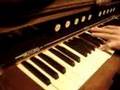 David-Byrne-Playing-