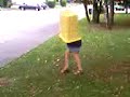 en se promenant dans la rue tout en discutant sur les effets de l'alcool, nous avons d�couvert cet �trange individu. it's not a fake...