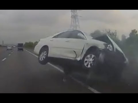 Driving in Asia - Car Accidents Compilation 2014 (11)