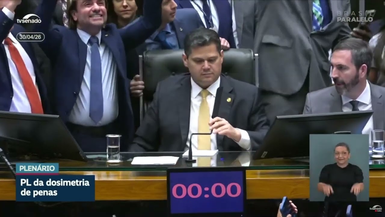Congresso derruba o veto de Lula ao PL da Dosimetria