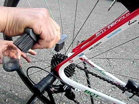 自転車のチェーンをはずさず ...
