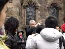 A tour guide speaking Chinese