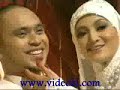 Mawi dicium ekin selepas potong kek