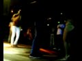 aqui le dejo la presentacion de la cangri cantando pa jose luis el dia de su cumple año en center mambon latino los bebedore activo flowazua.net yaa