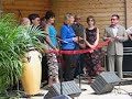 Lucie Arnaz cuts ribbon at the Desi Arnaz Bandshell (4 of 5)