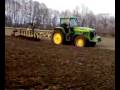 John Deere 8310 beim pflügen