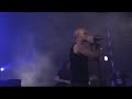 en este video en directo, desde alcobendas (madrid) la banda nos ofrece una ins�lita versi�n; se trata de la canci�n 