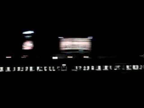 夜に行き交う列車