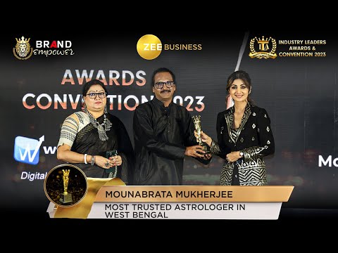 Mounabrata Mukherjee won Most Trusted Astrologer in West Bengal at Industry Leaders Awards 2023