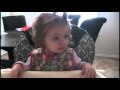 Extraña reacción de bebé al escuchar a Hannah Montana