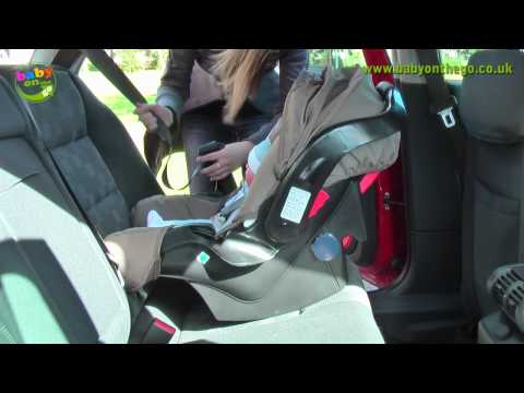 how to remove oyster car seat adapters