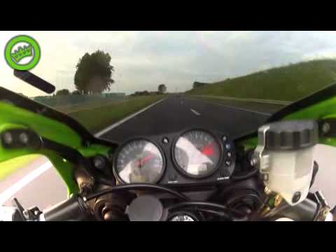 zeeland - Kawasaki ZX-9R gaat een stukje rijden als de wegen verlaten zijn wegens het EK voetbal.