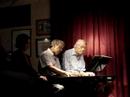 juan carlos zunini y sa�l cosentino interpretan tango a 4 manos en bien bohemio caf� cultural, buenos aires, argentina.