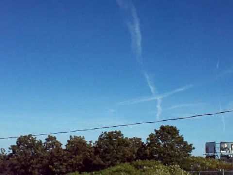 Chemtrails over Montreal september 20 2009