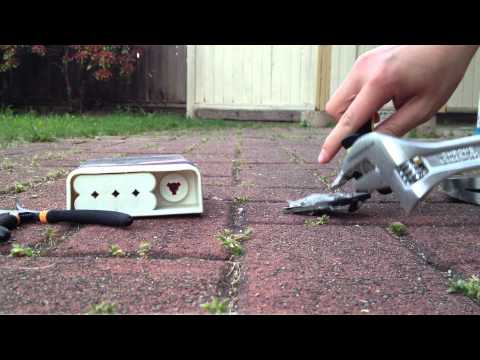 how to open a d'cell battery
