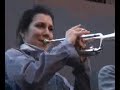 le jungle street band sur la loco de zic zazou puis dans les rues et devant la mairie de noyon lors de l'�dition 2006 de l'oise en guinguette