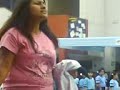 anais bailando en su colegio