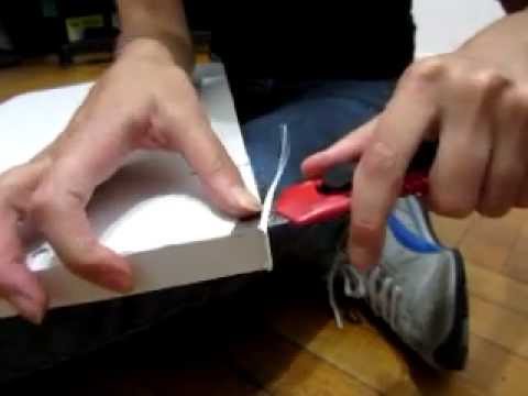 Pegar cinta de melamina para estante.