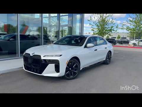 Used 2025 Mineral White Metallic BMW xDrive60 image 1