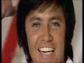 rex gildo - fiesta mexicana 1973

hossa! hossa! hossa! hossa!

fiesta, fiesta mexicana
heut' geb' ich zum abschied f�r alle ein fest
fiesta, fiesta mexicana
es gibt viel tequila, der gl�cklich sein l��t
alle freunde, sie sind hier
feiern noch einmal mit mir
wir machen fiesta, fiesta mexicana
weil ihr dann den alltag, die sorgen schnell verge�t

adio, adio mexiko
ich komme wieder zu dir zur�ck
adio, adio mexiko
ich gr�� mit meinem sombrero, te quiero, 
ich habe dich so lieb

fiesta, fiesta mexicana
auf der kleinen plaza da lacht man und singt
fiesta, fiesta mexicana
wenn zum letzten tanz die gitarre erklingt
juanita, pepe, ja die zwei
sagen noch einmal good-bye
wir machen fiesta, fiesta mexicana
weil das bunte leben die liebe zu uns bringt

adio, adio mexiko
ich komme wieder zu dir zur�ck
adio, adio mexiko
ich gr�� mit meinem sombrero, te quiero, 
ich habe dich so lieb

hossa! hossa! hossa! hossa!

fiesta, fiesta mexicana
bald schon wird es hell, denn der morgen ist nah
und ich k�sse carmen sita
denn ich wei�, die stunde des abschieds ist da
weine nicht, mu� ich auch geh'n
weil wir uns ja wiederseh'n
bei einer fiesta, fiesta mexicana
dann wird alles wieder so sch�n, wie es mal war

hossa! lalalalalalalalalalalala hoho 

fiesta, fiesta mexicana
bald wird wieder alles so sch�n
ja, du wirst seh'n
darum bin ich bald wieder da!
 
hossa!