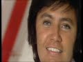 rex gildo - fiesta mexicana 1973

hossa! hossa! hossa! hossa!

fiesta, fiesta mexicana
heut' geb' ich zum abschied f�r alle ein fest
fiesta, fiesta mexicana
es gibt viel tequila, der gl�cklich sein l��t
alle freunde, sie sind hier
feiern noch einmal mit mir
wir machen fiesta, fiesta mexicana
weil ihr dann den alltag, die sorgen schnell verge�t

adio, adio mexiko
ich komme wieder zu dir zur�ck
adio, adio mexiko
ich gr�� mit meinem sombrero, te quiero, 
ich habe dich so lieb

fiesta, fiesta mexicana
auf der kleinen plaza da lacht man und singt
fiesta, fiesta mexicana
wenn zum letzten tanz die gitarre erklingt
juanita, pepe, ja die zwei
sagen noch einmal good-bye
wir machen fiesta, fiesta mexicana
weil das bunte leben die liebe zu uns bringt

adio, adio mexiko
ich komme wieder zu dir zur�ck
adio, adio mexiko
ich gr�� mit meinem sombrero, te quiero, 
ich habe dich so lieb

hossa! hossa! hossa! hossa!

fiesta, fiesta mexicana
bald schon wird es hell, denn der morgen ist nah
und ich k�sse carmen sita
denn ich wei�, die stunde des abschieds ist da
weine nicht, mu� ich auch geh'n
weil wir uns ja wiederseh'n
bei einer fiesta, fiesta mexicana
dann wird alles wieder so sch�n, wie es mal war

hossa! lalalalalalalalalalalala hoho 

fiesta, fiesta mexicana
bald wird wieder alles so sch�n
ja, du wirst seh'n
darum bin ich bald wieder da!
 
hossa!