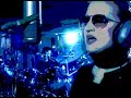 Giorgia - Poche parole feat. Mina MazziniGiorgia:Conoscersi,confondersi,prova a prendermi:c'è da perdersi.Il tempo cura le ferite,ancora io le mie non le ho guarite.Prova a credermi,c'è da ridere.E ridendo ti parlo di me,dell'amore.Poche paroleper te che sai comprendere quel maleche fa pensare che io somiglio a tea teMina:Conoscersi,nascondersi.prova a dirmeloche sai piangere.Il tempo corre con le sue salite,ancora io le mie non le ho finiteProva a spingermic'è da vivereE vivendo ti parlo di me, dell'amorePoche paroleper te che sai comprendere quel maleche fa pensare cheio somiglio a teio somiglio a teGiorgia:E ridendo ti parlo di me,dell'amore.Poche paroleper te che sai comprendere quel male che fa pensare cheio somiglio a teA te...Che io somiglio a te