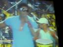 Hei!Timbau timbau timbau timbauaha ahaTimbau Timbau Timbau TimbauNave vem, vem pra minha nave vemvem pra minha nave vem, vem pra me amarNave vem, vem pra minha nave vemvem pra minha nave vem, vem pra me amarlalalalalalala ô (hei)vai vai vai vai vailalalalalalala ô (hei)vai vai vai vai vaié chuva de floresbanho de pipocatodo mundo dançando na ruaé o trio que tocaé um vai e vem do meu ladoé um sobe e desce danadotodo povo cantandotodo mundo suadoô vida pega minha mão e sigaô gira deixa a gira me girar [2]lalalalalalala ô (hei)vai vai vai vai vailalalalalalala ô (hei)vai vai vai vai vaié chuva de floresbanho de pipocatodo mundo dançando na ruaé o trio que tocaé um vai e vem do meu ladoé um sobe e desce danadotodo povo cantandotodo mundo suadodá pra lê ruadá pra lê mardá pra lê sigadá pa lê tádá pra lê ruadá pra lê mardá pra lê sigadá pa lê tá (repete...)joga a mão pra cima e cai cájoga a mão pra cima e cai embaixoô vida pega minha mão e sigaô gira deixa a gira me girarô vida pega minha mão e sigaô gira deixa a gira me girarlalalalalalala ô (hei)vai vai vai vai vailalalalalalala ô (hei)vai vai vai vai vaié chuva de floresbanho de pipocatodo mundo dançando na ruaé o trio que tocaé um vai e vem do meu ladoé um sobe e desce danadotodo povo cantandotodo mundo suadoNave vem, vem pra minha nave vemvem pra minha nave vem, vem pra me amarNave vem, vem pra minha nave vemvem pra minha nave vem, vem pra me amar