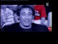 la presse s'est fait l'�cho de difficult�s rencontr�es lors du tournage des aventures de san-antonio (en juin 2003), dont g�rard lanvin et g�rard depardieu se disputent la vedette. des points de vue diff�rents ont oppos� le r�alisateur laurent touil-tartour (d�tenteur des droits d'adaptation au cin�ma et � la t�l�vision) et claude berri, le producteur. le casting a �t� revu en plein tournage et le budget diminu�. ainsi, jean-michel martial (qui devait interpr�ter monsieur blanc) a �t� remerci�, et une poign�e d'autres acteurs ont d� rendre leur tablier. le d�saccord entre les deux hommes a conduit claude berri � dessaisir laurent touil-tartour de la r�alisation pour la confier � un fid�le lieutenant de depardieu. d'importants �l�ments du sc�nario original �crit par laurent touil-tartour ont �galement �t� revus par la production. en particulier, l'id�e selon laquelle san-antonio serait dans le film non pas 