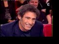 la presse s'est fait l'�cho de difficult�s rencontr�es lors du tournage des aventures de san-antonio (en juin 2003), dont g�rard lanvin et g�rard depardieu se disputent la vedette. des points de vue diff�rents ont oppos� le r�alisateur laurent touil-tartour (d�tenteur des droits d'adaptation au cin�ma et � la t�l�vision) et claude berri, le producteur. le casting a �t� revu en plein tournage et le budget diminu�. ainsi, jean-michel martial (qui devait interpr�ter monsieur blanc) a �t� remerci�, et une poign�e d'autres acteurs ont d� rendre leur tablier. le d�saccord entre les deux hommes a conduit claude berri � dessaisir laurent touil-tartour de la r�alisation pour la confier � un fid�le lieutenant de depardieu. d'importants �l�ments du sc�nario original �crit par laurent touil-tartour ont �galement �t� revus par la production. en particulier, l'id�e selon laquelle san-antonio serait dans le film non pas 