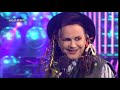 Santiago Segura siempre consigue que el público y el jurado se lo pase en grande con sus imitaciones. La de Boy George, es una de sus mejores actuaciones, y eso que en esta ocasión el reto le daba grima, y como dicen los miembros del jurado, su caracterización es toda un piñata.