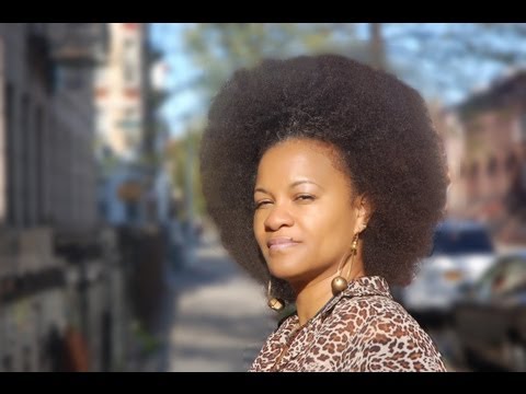 Afro - Before starting locs, I wanted to do a stretched Afro just one more time. Since I had a few questions over the year about how to make an afro, I decided to m...