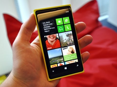 Get your Lumia 920 fix: interface hands-on, ploycarbonate shell scratch test and OIS demo