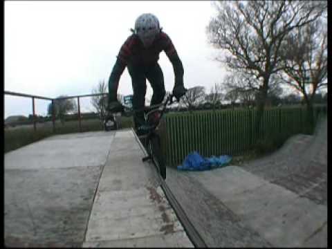 mark webb banger and mash video-Click here to watch