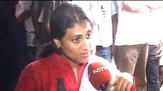 'Padayatra' by Jaganmohan Reddy's sister draws huge crowds