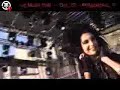 hallo!
aqui est� mais um epis�dio da th-tv, onde podes ver o bill com os nervos � flor da pele e o tom um pouco irritado..tamb�m t�m dias menos bons.
vejam e comentem :)
heinz

ps- a partir de agora, serei eu a traduzir os videos..mas ainda estou a explorar o programa de legendagem; sendo assim, deixo-vos as legendas transcritas e traduzidas. pe�o desculpa, mas tentarei em breve come�ar a legendar no v�deo.

tokio hotel no jimmy kimmel live!

bill: certo, era isso que eu queria verificar: entre a monsoon e a segunda m�sica  ele vai dizer alguma coisa
no entretanto, eles mudam de volta ao est�dio, haver� uma pausa ou as m�sicas s�o back-to-back?

th staff: eles v�o vos por no ar e mudam para voc�s l� fora! ele ir� anunciar a partir do est�dio dizendo
algo como vamos dar uma espreitadela l� fora, depois h� a troca e voc�s receber�o um sinal.

tom: bill, est�s muito activo mas que rapaz!

georg: �s vezes �s t�aooo barulhento

bill: mas eu sou sempre barulhento, n�o sou?

th staff: eu penso que os outros s�o muito sossegados.

georg: n�o, em alguns dias �s s� um pouco barulhento.
geralmente, �s muito barulhento, mas �s vezes �s demasiado barulhento.

bill: n�o, voc�s est�o apenas a manter-se sossegados hoje muito profundos nos pensamentos.

th staff: aqui deveriam estar os cheeseburgers e aqui os double. tamb�m preparei dois sem tomate para

gustav:  eu!

bill: eu estou super a tremer por dentro, mas no exterior temos que estar no local! no interior estou t�o esgotado mas

tom: eu fico t�o contente quando atingimos as primeiras notas especialmente com um novo suporte!

bill: eu adoraria cantar assim, para que n�o parecesse t�o nervoso apenas para que nem chegasse ao ponto de
tremer. estas partes mais suaves fazem-me, �s vezes, lutar, porque parece que me d� um colapso no interior
eu estou a tremer.

tom: durante estas actua��es a �nica coisa que me assusta � o bill.

bill: que disparate!

tom: ele p�e-nos sob press�o!

bill: n�o vou dizer nada.

tom: eu adoraria ter um cantor com a atitude de estou-me nas tintas.

tom: desde que eu sei, com ele � tipo psicol�gico a express�o na sua cara quando algo n�o resulta bem.
� este olhar desapontado

th staff: �s mesmo assim?

bill: n�o, de todo

tom: claro!

bill: por causa de mim

tom: � o lema de oh, isto n�o resulta e depois �s ent�o, o que se segue! �s exactamente assim.

bill: n�o, isso � como tu �s! o tom, de facto, j� nem olha para as pessoas! lembram-se quando o georg foi em direc��o � sua guitarra

tom: oh sim, eu estava t�o preocupado, mas sabes porqu�?
se � minha culpa eu nunca reajo daquela maneira detesto quando � culpa de outra pessoa qualquer. como quando o 'back liner' se esquece de alguma coisa, ou quando uma corda se rasga e por a�.
estas s�o as coisas pelas quais eu n�o sou respons�vel, mas mesmo assim parece que sou e todas as pessoas pensam: oh, tom