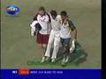 videos de Umar Gul VS Ramnaresh Sarwan Injured Yorker