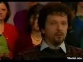 Ataque de risa de un presentador
