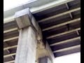 Spaventoso volo di un tir sul viadotto dell\
