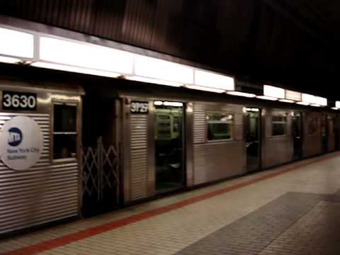 how to get to jfk on e train