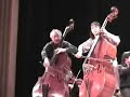 concert donn� mercredi 6 f�vrier 2008 au crr de rouen avec bernard cazauran et esther chen-thiry (contrebasses) et l'orchestre du crr de rouen dirig� par claude brendel.