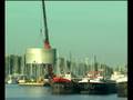 videos de Megatank succesvol over brug en sluis