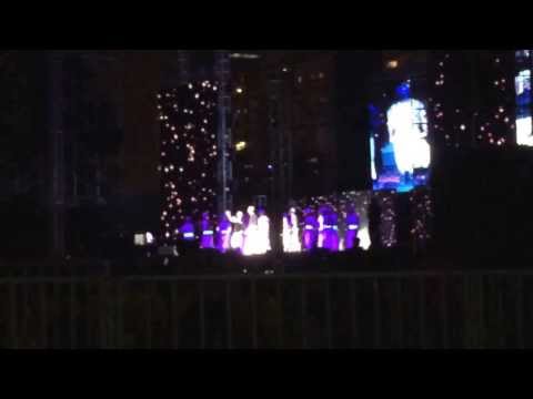 Shahrukh khan and yo yo honey singh lungi dance